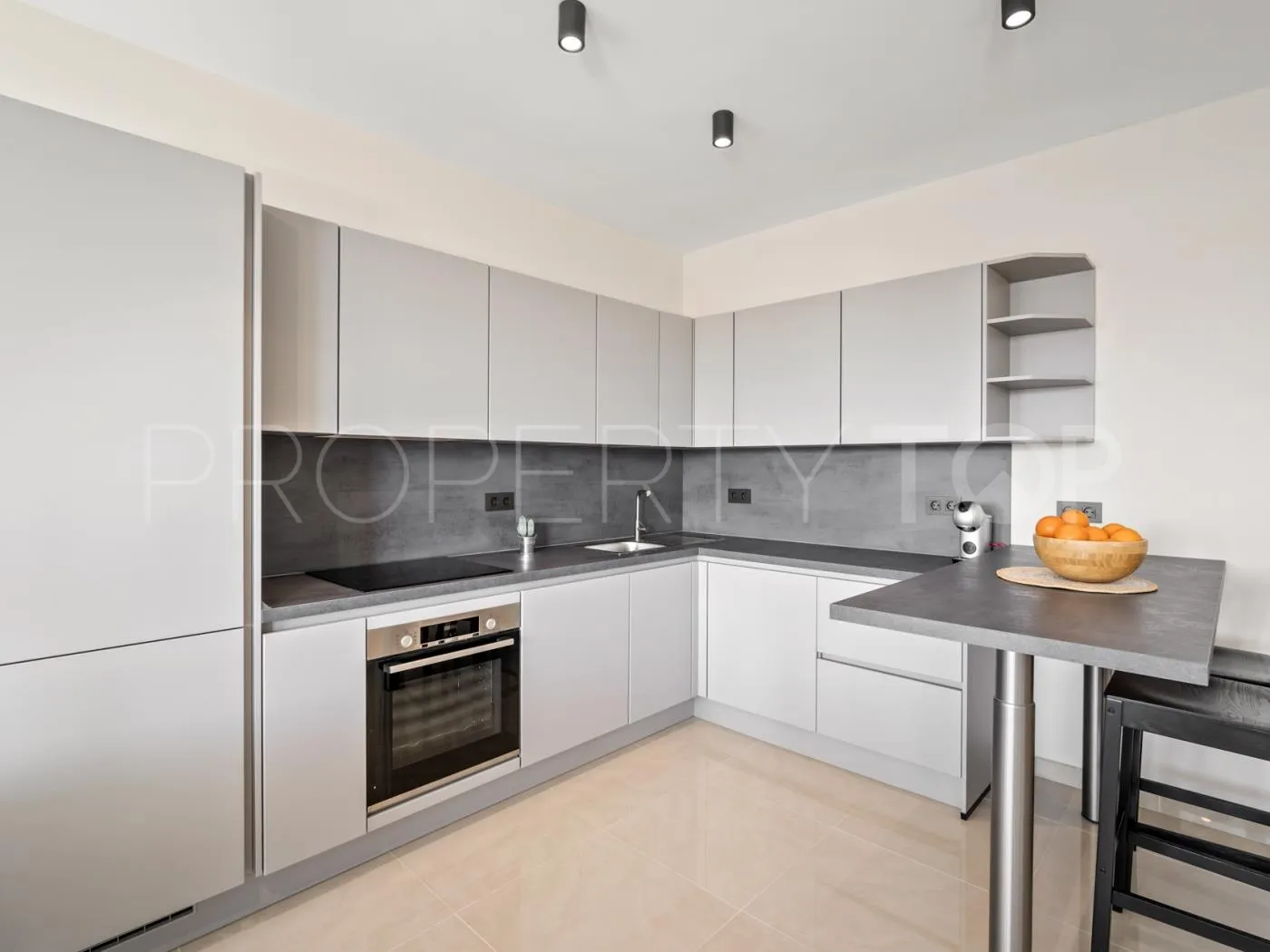 Penthouse in Playas del Duque for sale