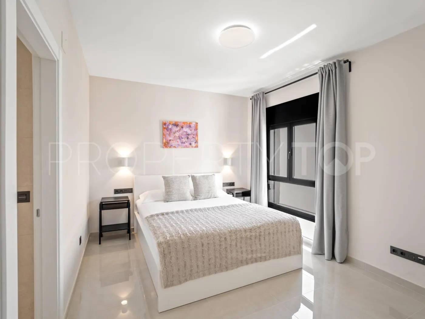 Penthouse in Playas del Duque for sale
