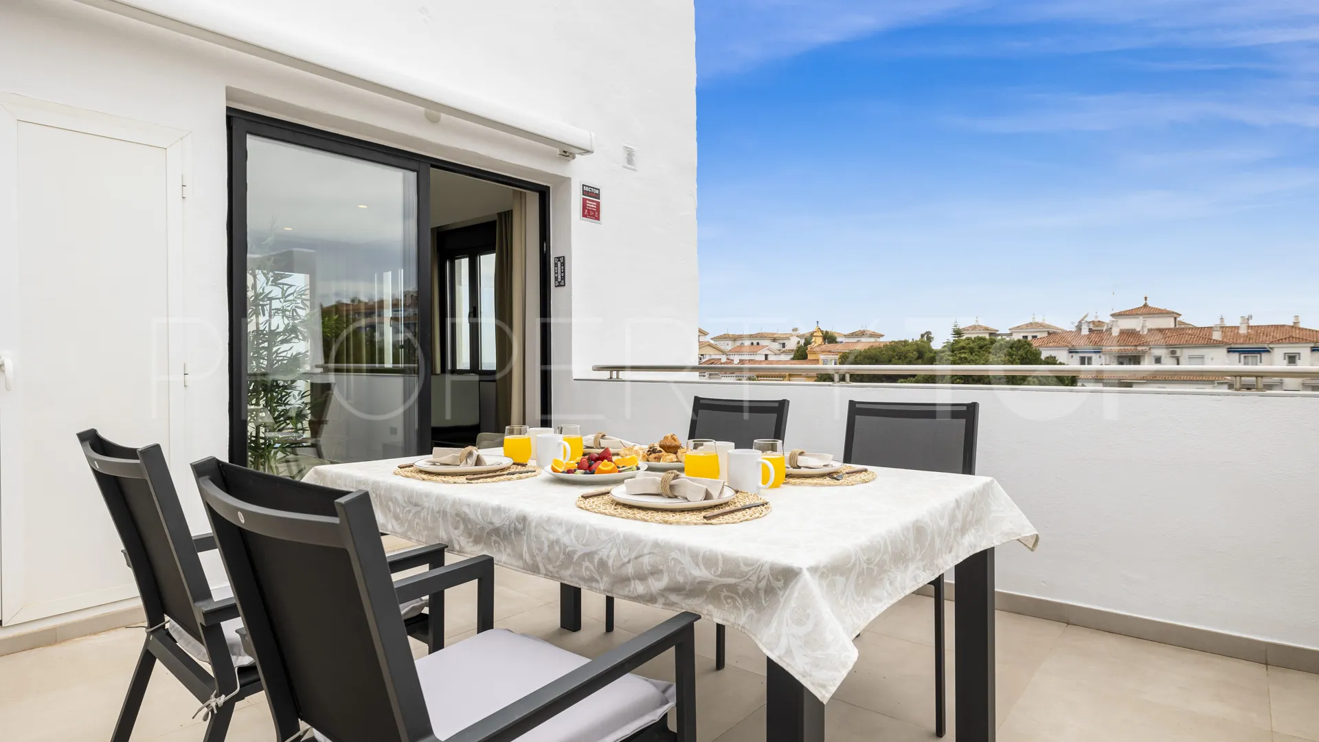 Penthouse in Playas del Duque for sale