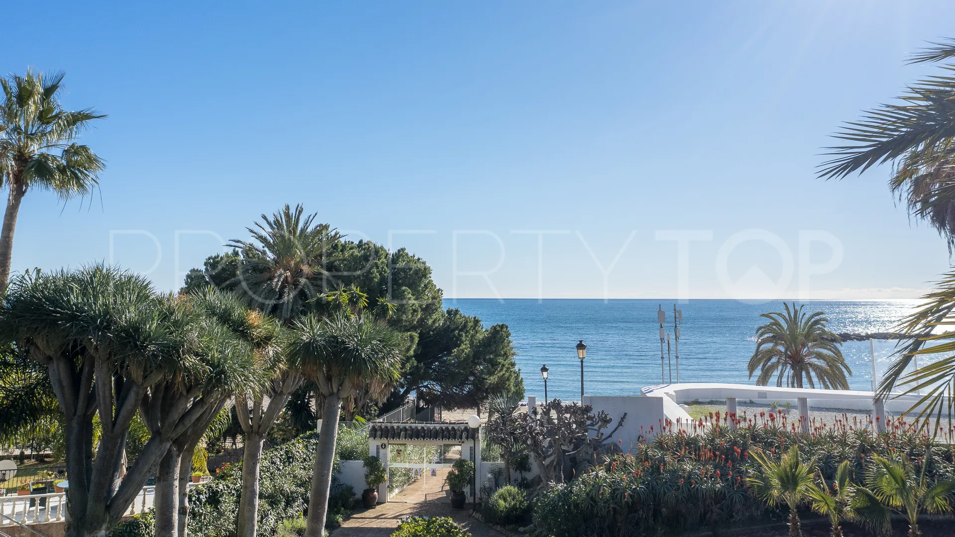 Penthouse in Playas del Duque for sale