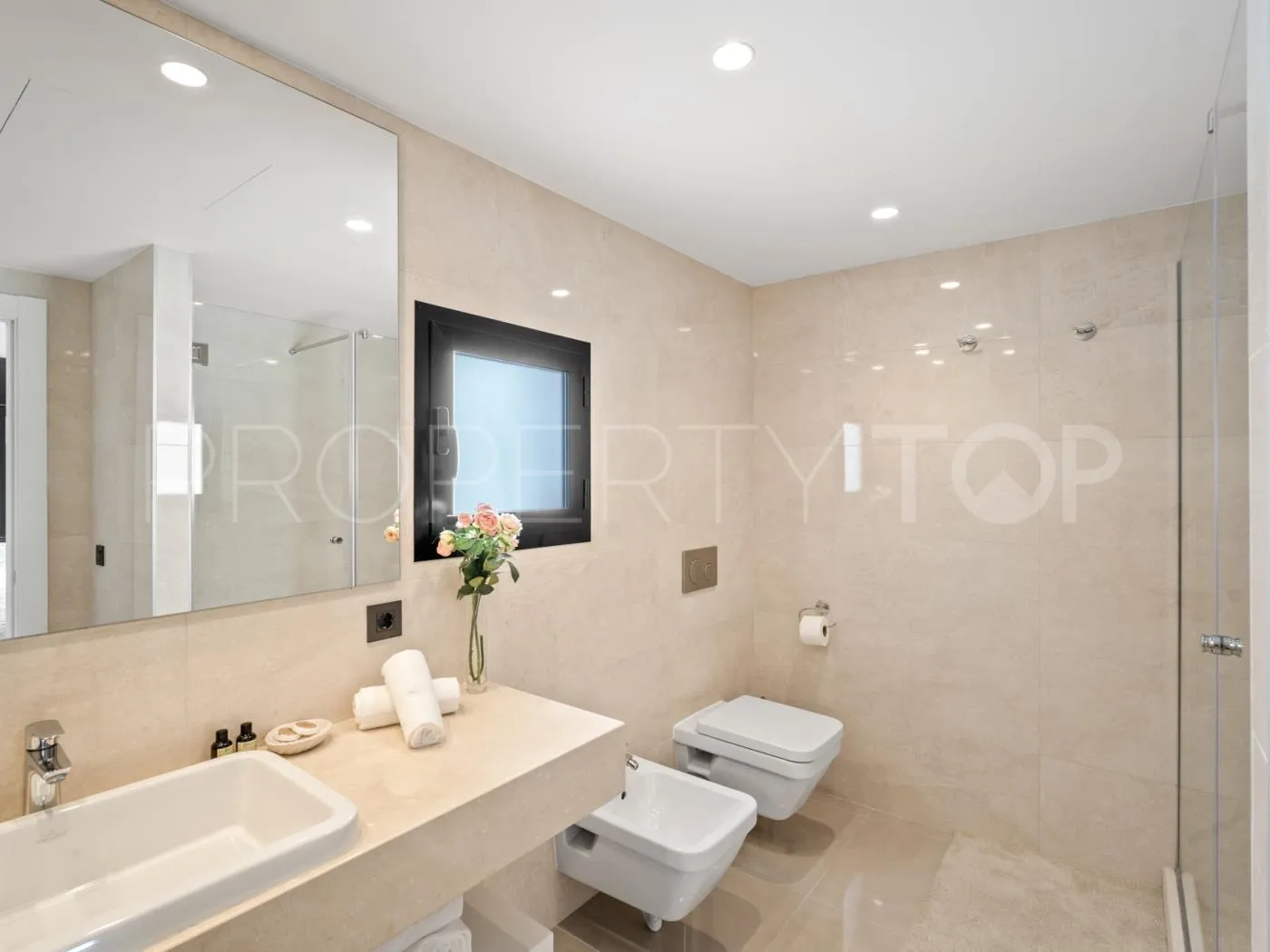 Penthouse in Playas del Duque for sale