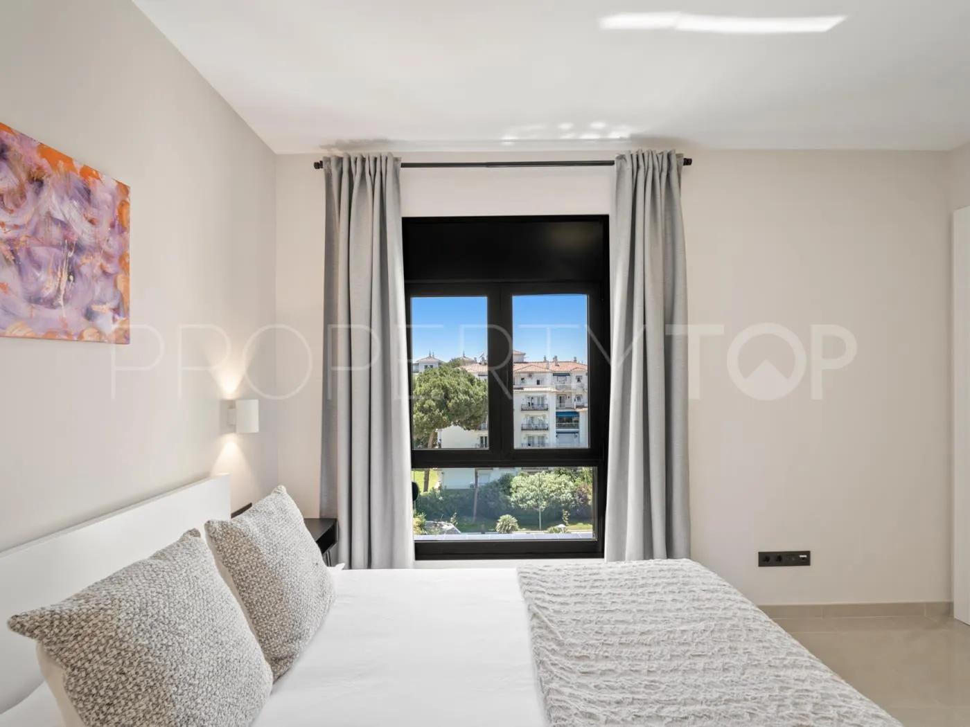 Penthouse in Playas del Duque for sale