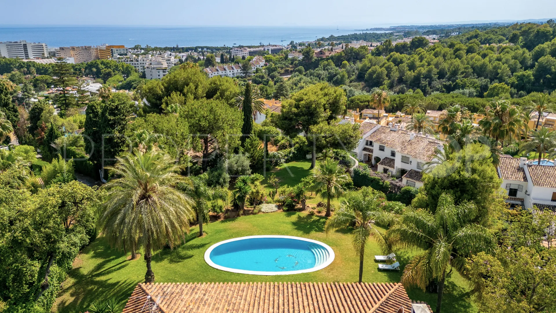 Marbella Golden Mile 4 bedrooms villa for sale