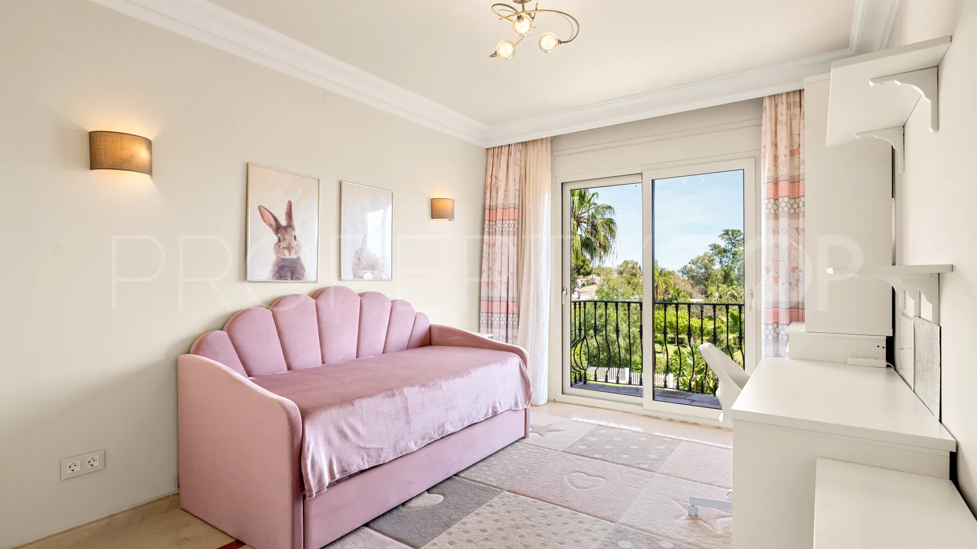 Villa con 4 dormitorios a la venta en Monte Biarritz