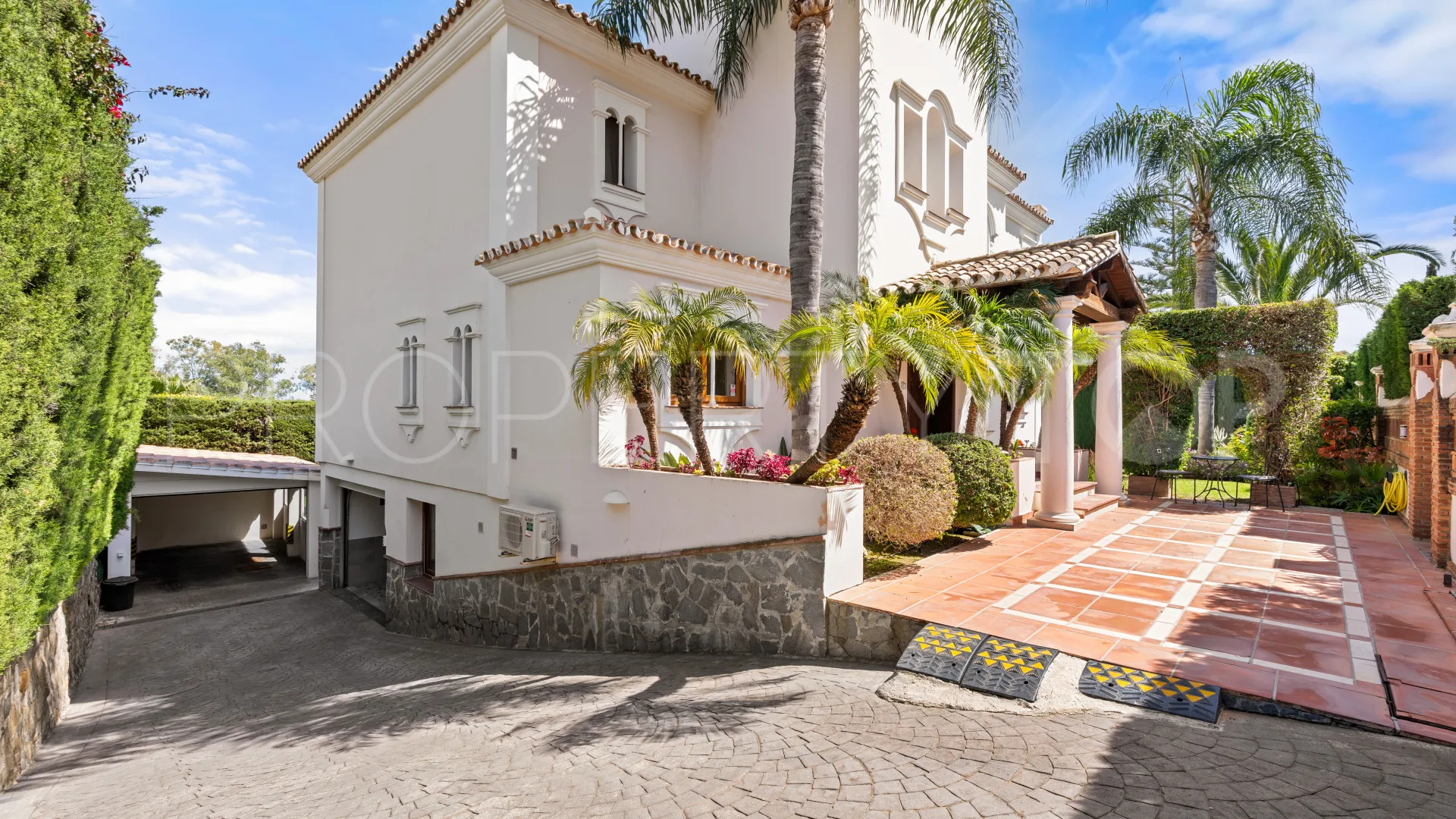 4 bedrooms villa for sale in Monte Biarritz