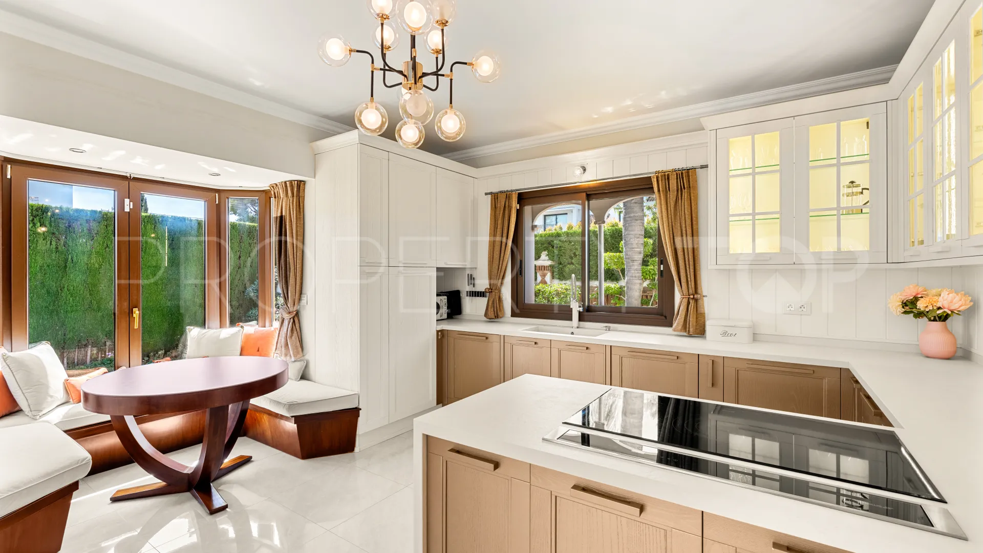 Villa con 4 dormitorios a la venta en Monte Biarritz