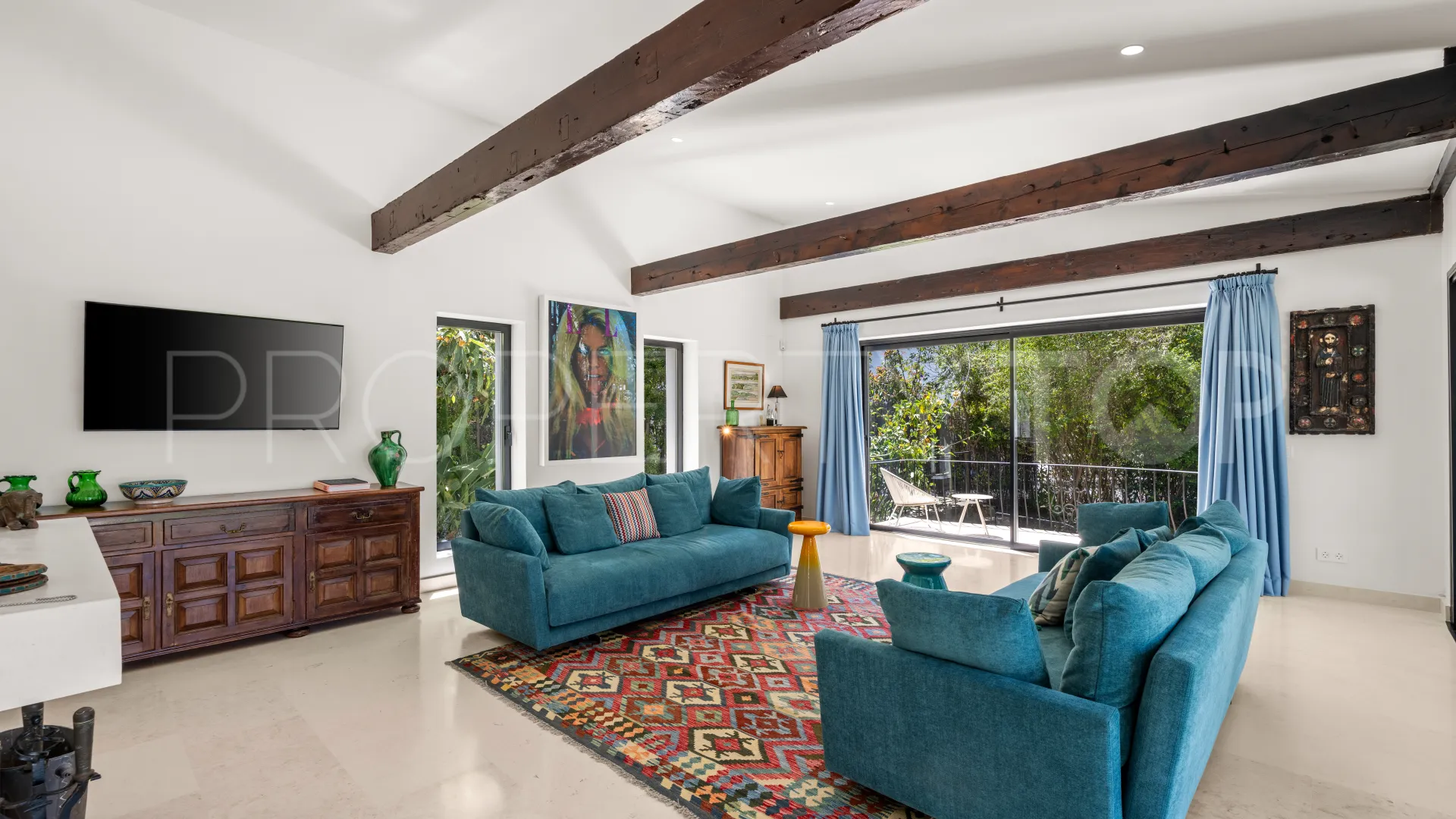 For sale villa with 7 bedrooms in Guadalmina Baja