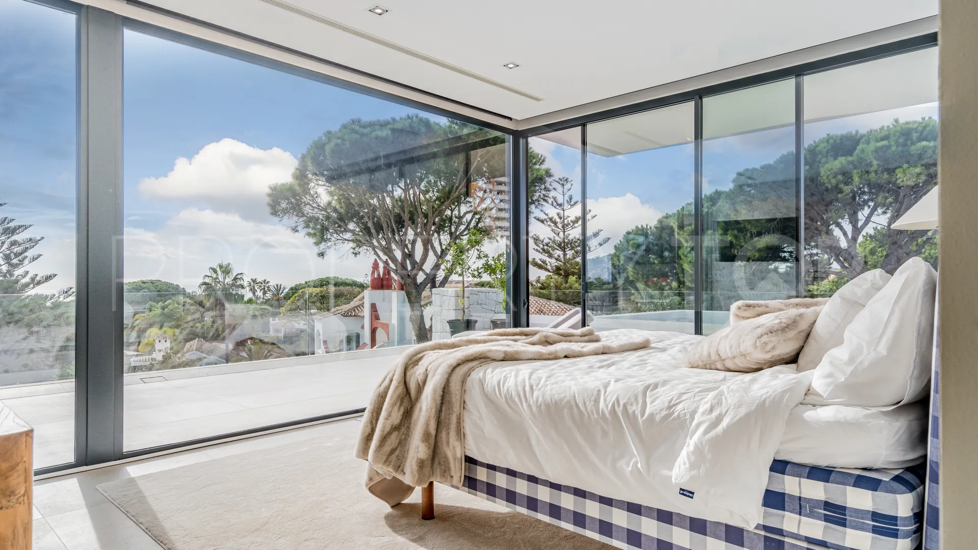 Se vende villa en Marbesa