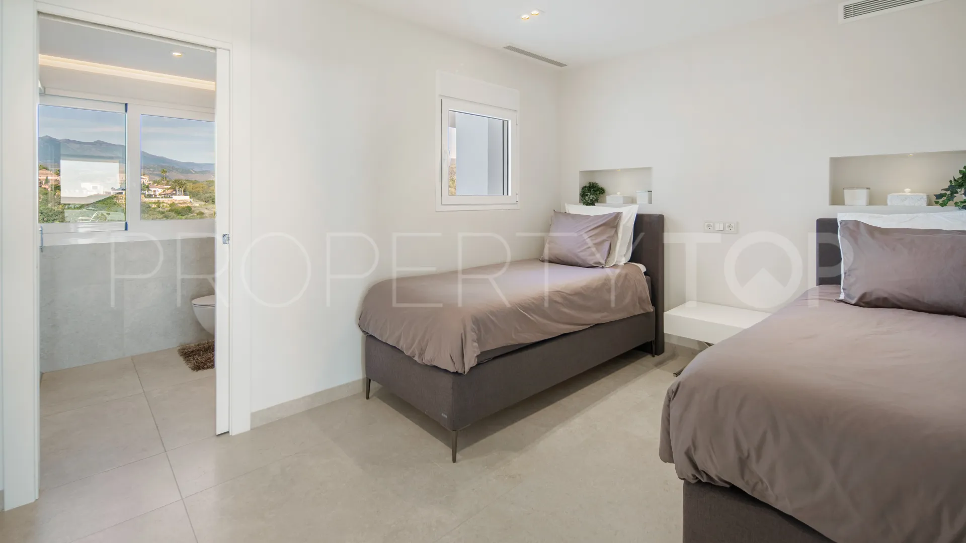 Comprar atico duplex de 3 dormitorios en Monte Paraiso
