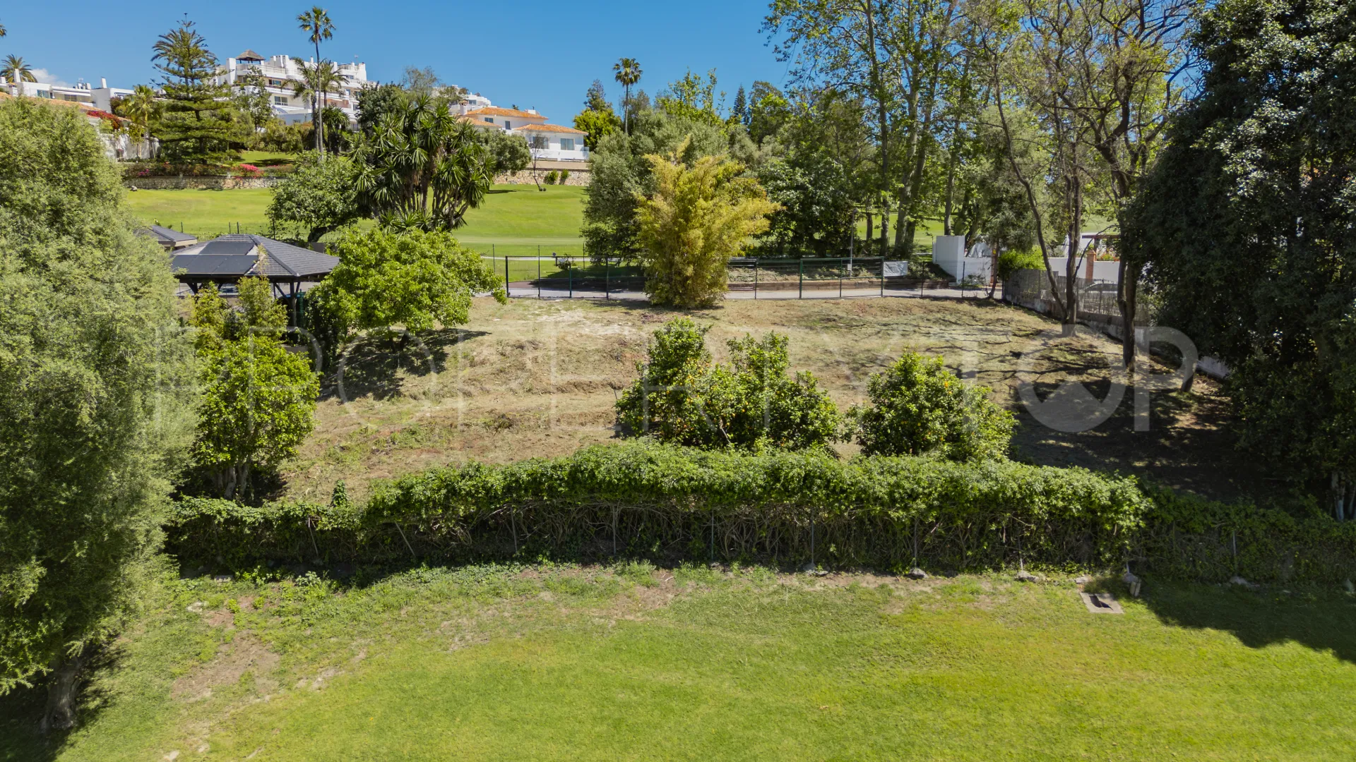 Se vende parcela en Guadalmina Alta