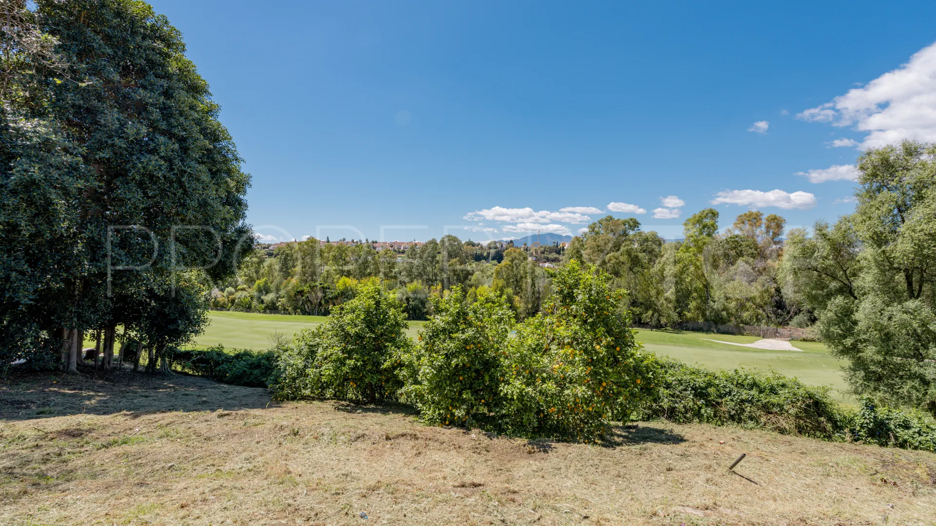 Se vende parcela en Guadalmina Alta