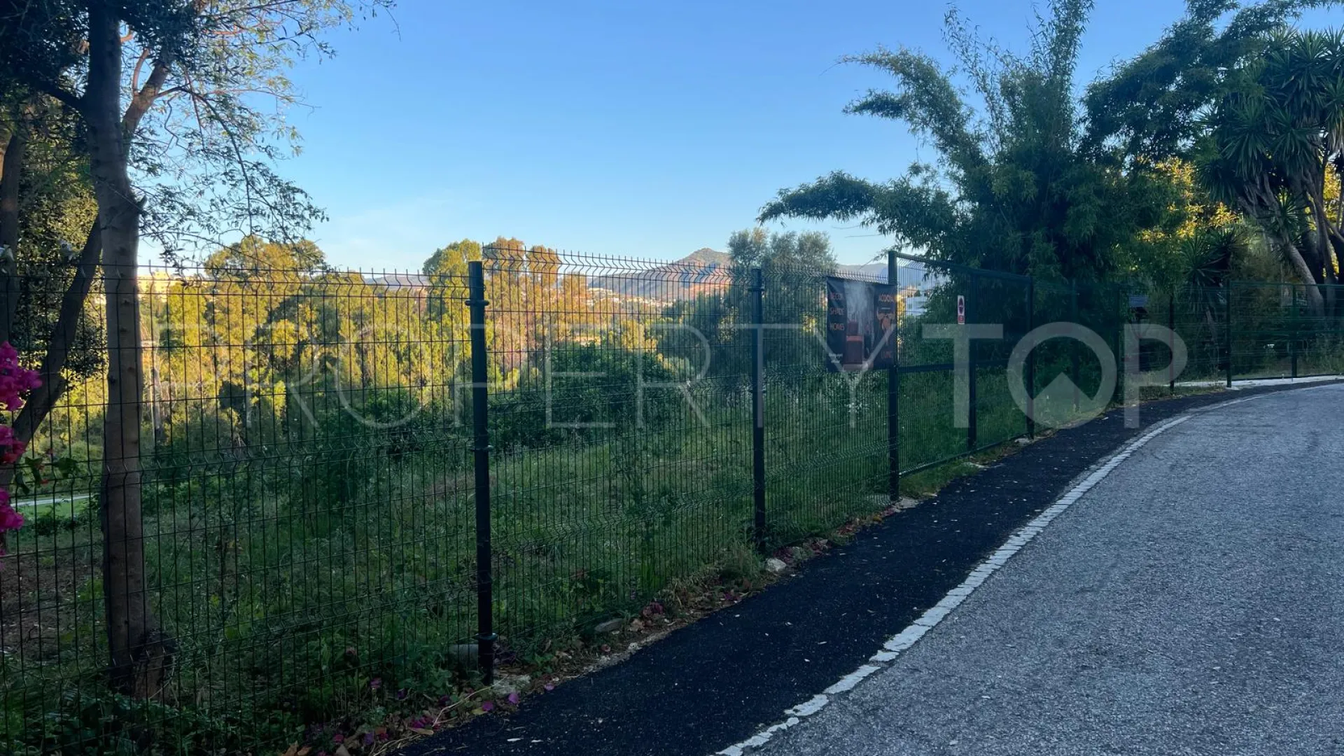 Se vende parcela en Guadalmina Alta