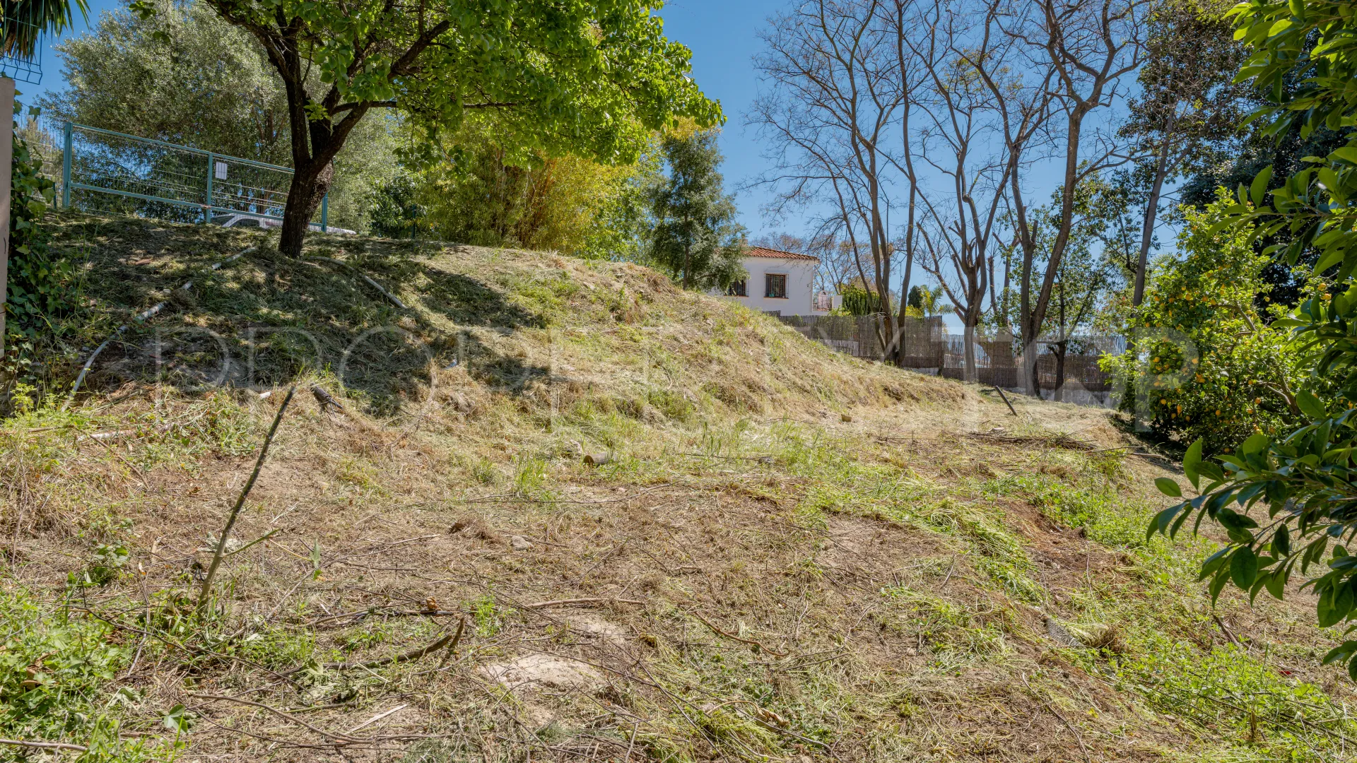 Se vende parcela en Guadalmina Alta