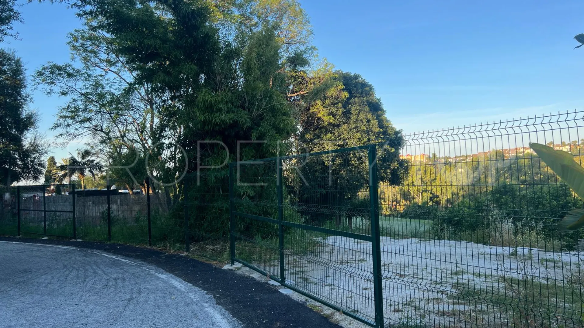 Se vende parcela en Guadalmina Alta