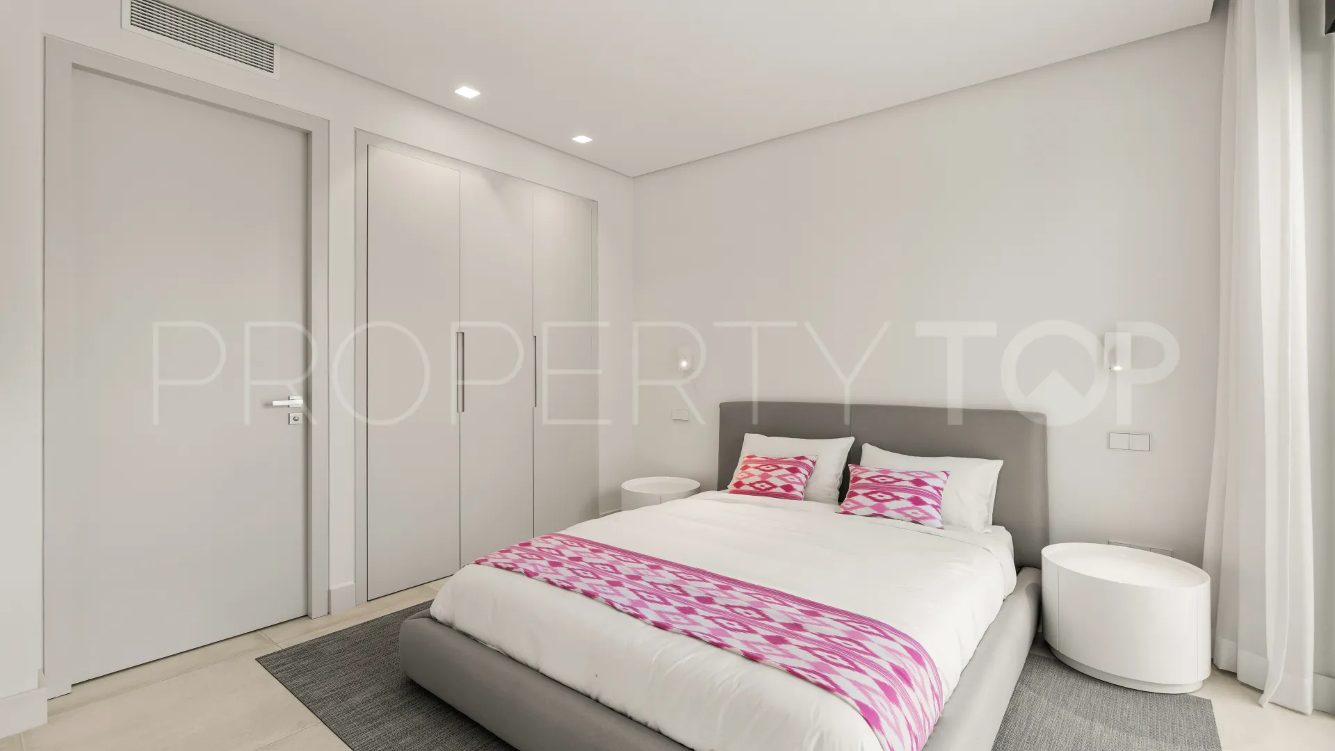 Comprar villa en Estepona Este con 4 dormitorios