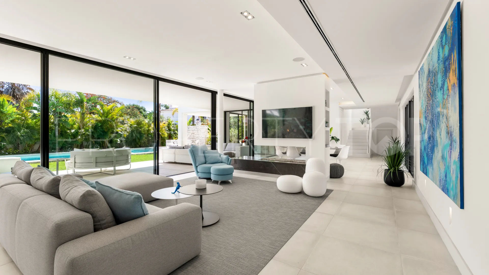 Comprar villa en Estepona Este con 4 dormitorios