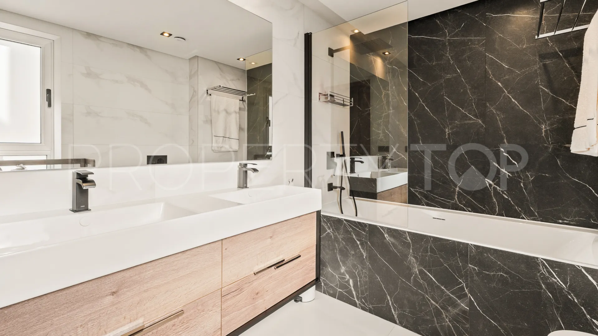 Ático en venta de 3 dormitorios en San Pedro de Alcantara
