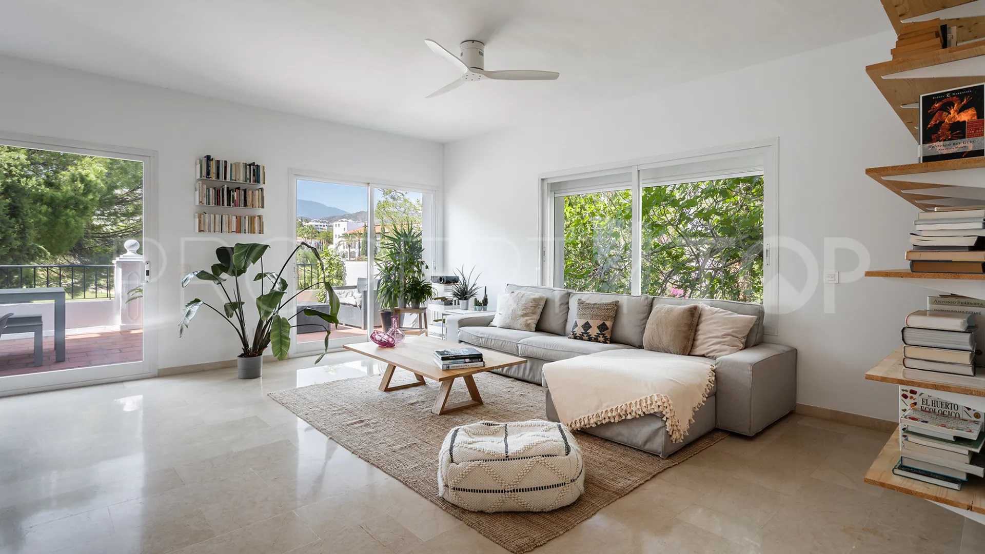 For sale town house in La Quinta