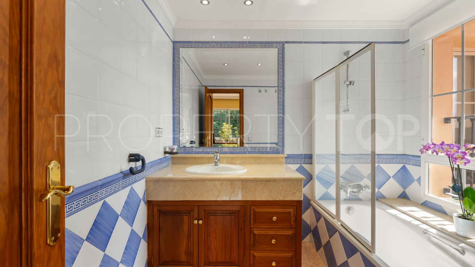 Villa en venta en Nueva Andalucia
