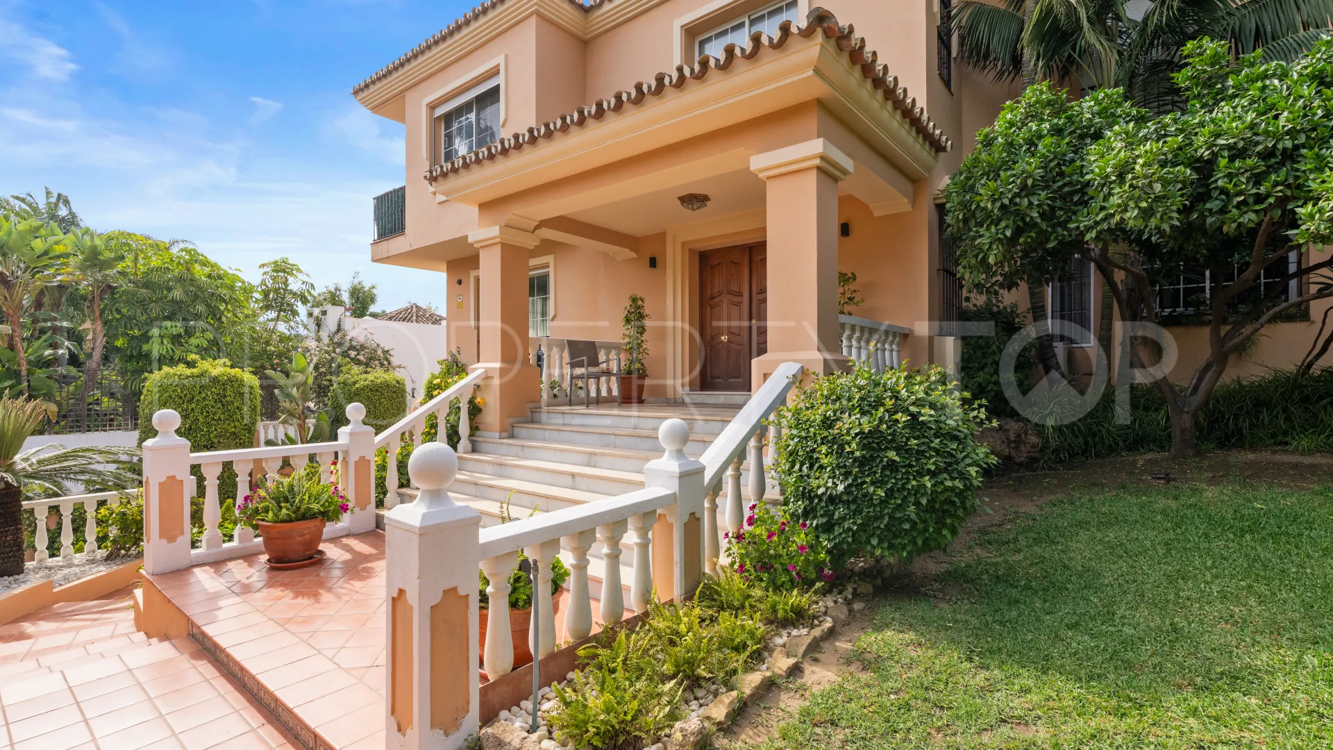 Villa en venta en Nueva Andalucia