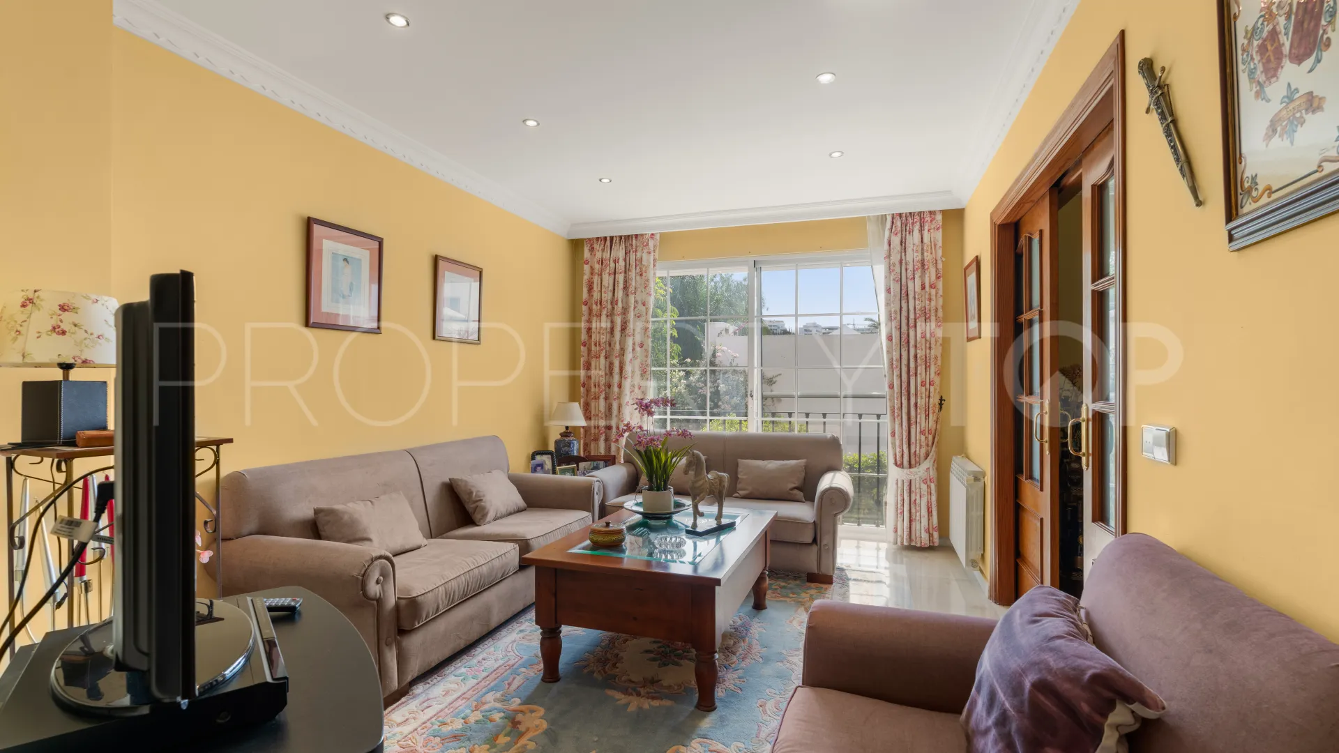 Villa en venta en Nueva Andalucia