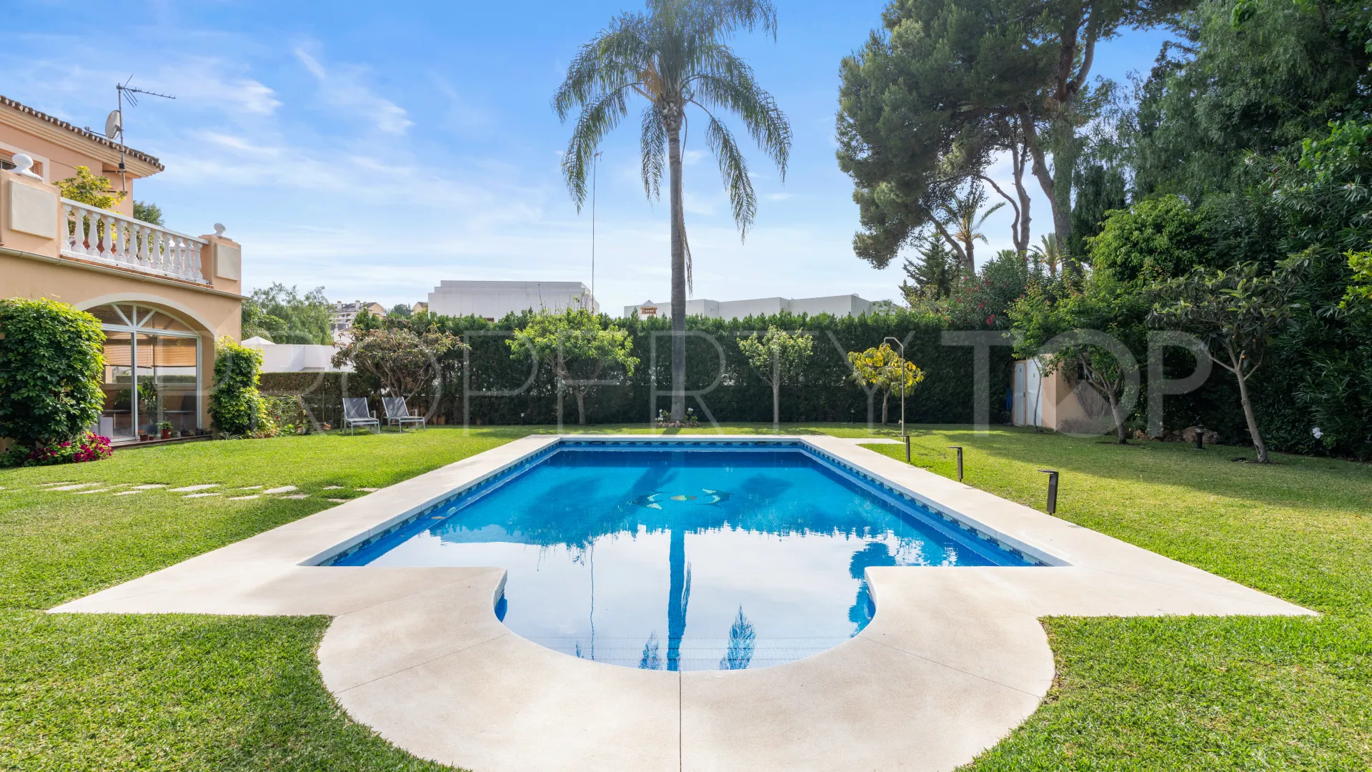 Villa en venta en Nueva Andalucia
