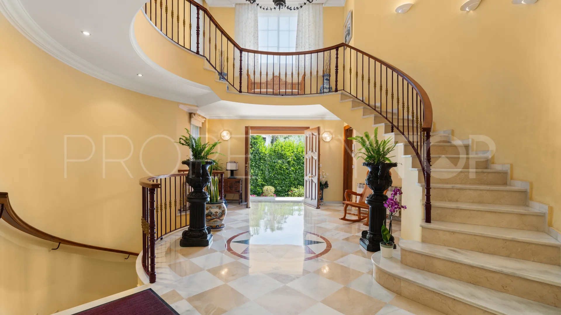 Villa en venta en Nueva Andalucia
