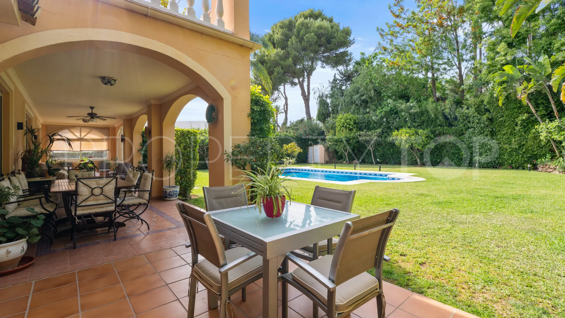 Villa en venta en Nueva Andalucia
