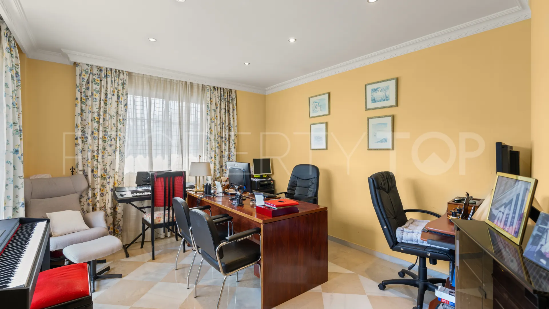Villa en venta en Nueva Andalucia