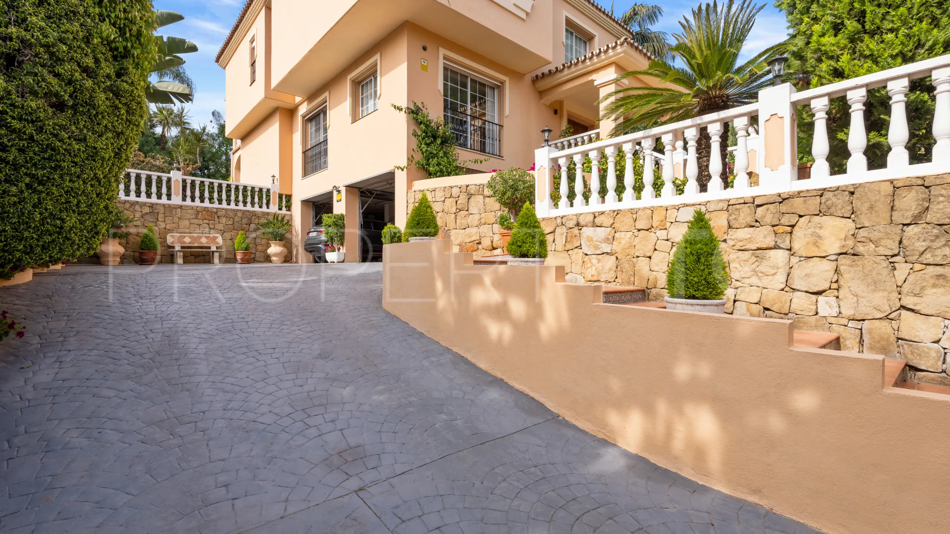 Villa en venta en Nueva Andalucia