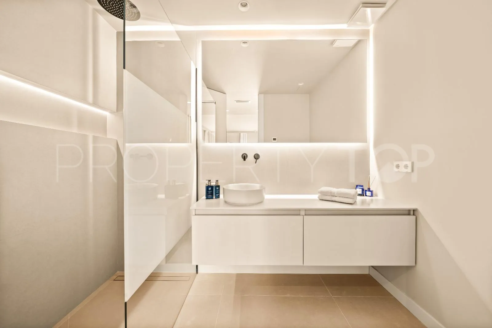 Se vende duplex en Eagles Village