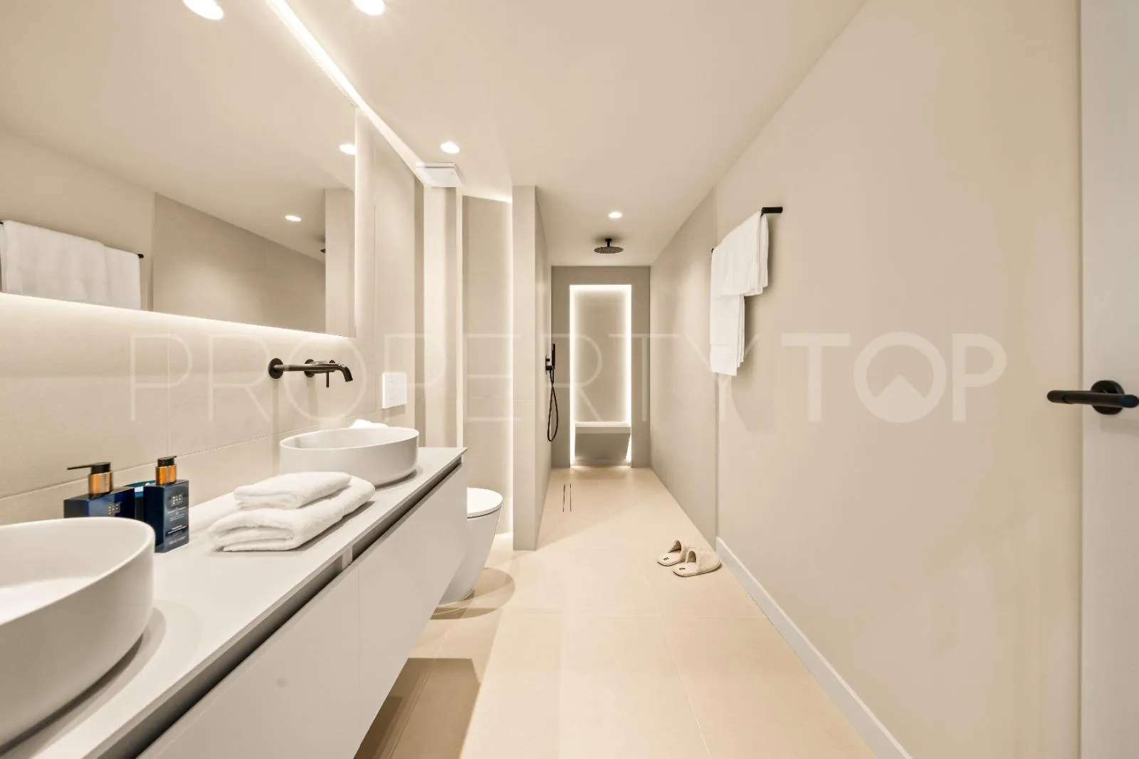 Se vende duplex en Eagles Village