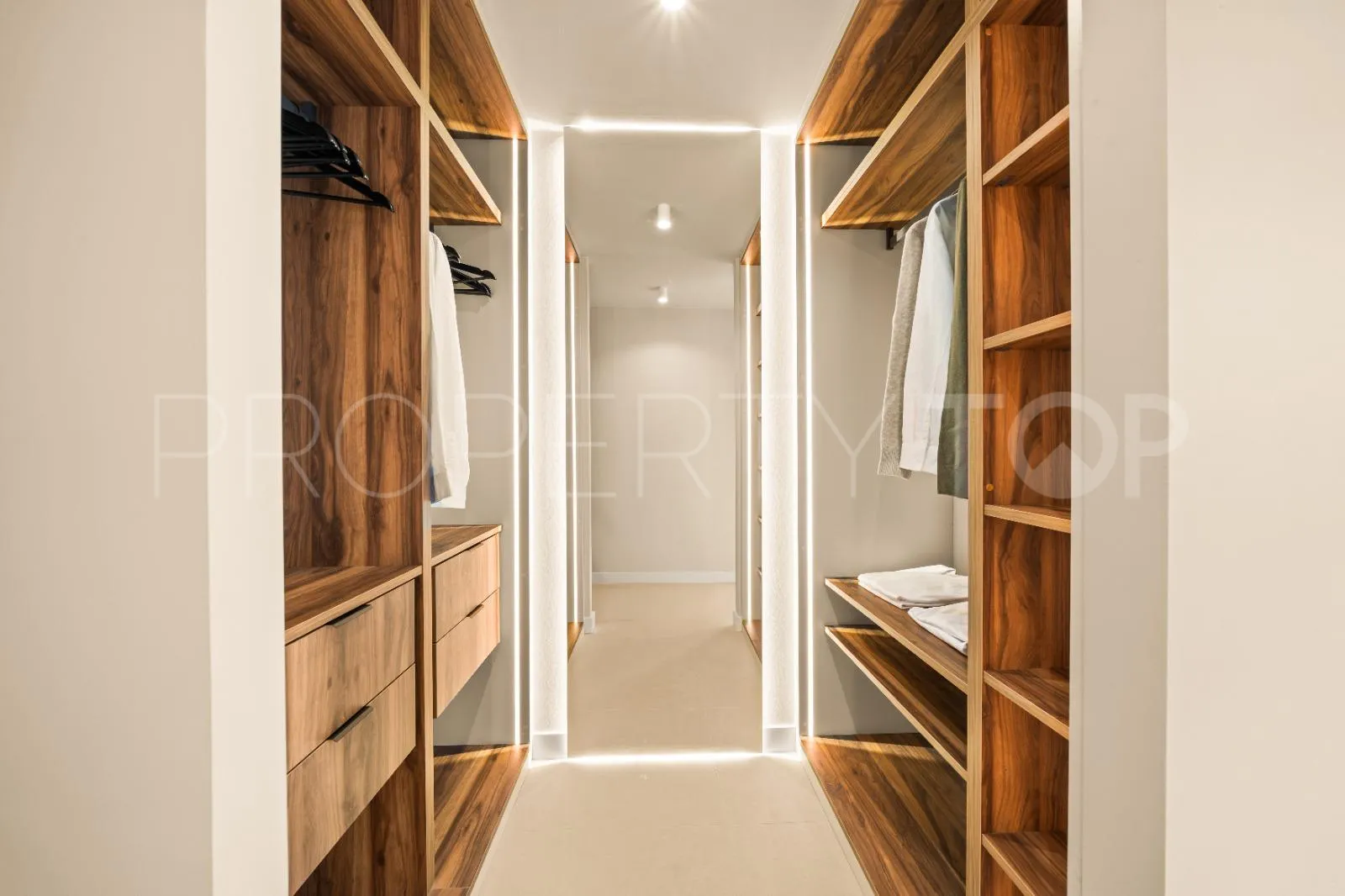 Se vende duplex en Eagles Village