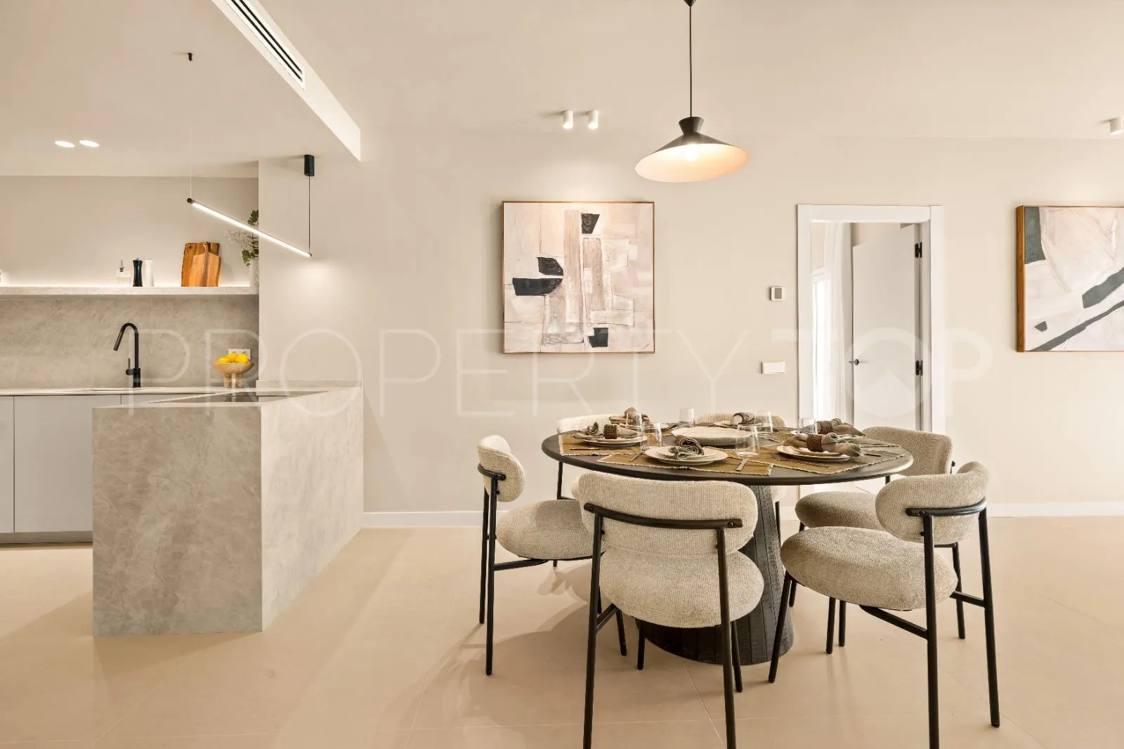 Se vende duplex en Eagles Village