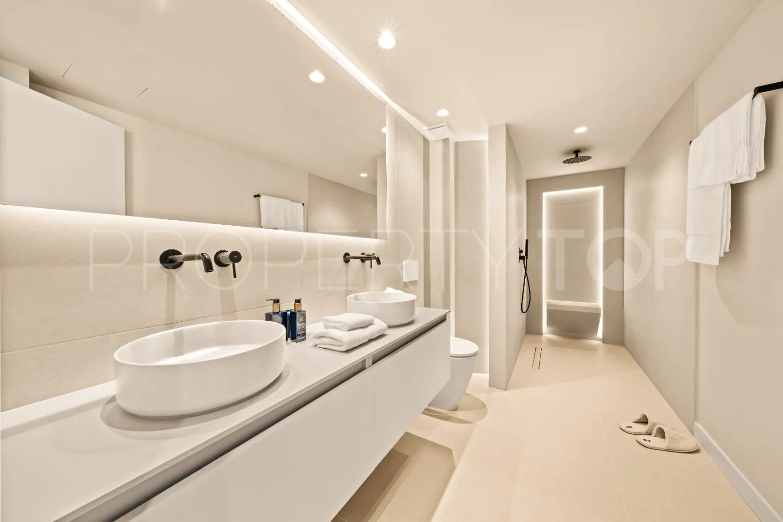 Se vende duplex en Eagles Village