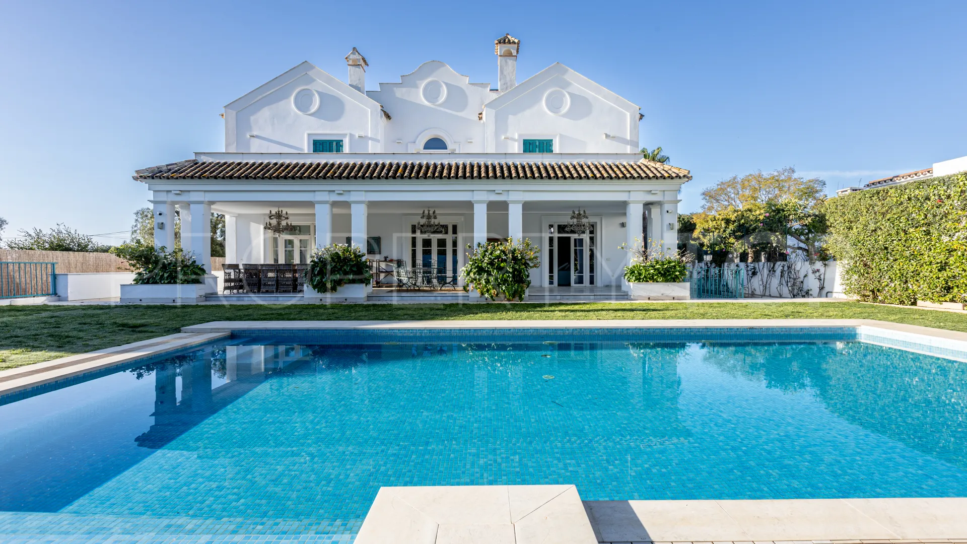 El Capricho villa for sale