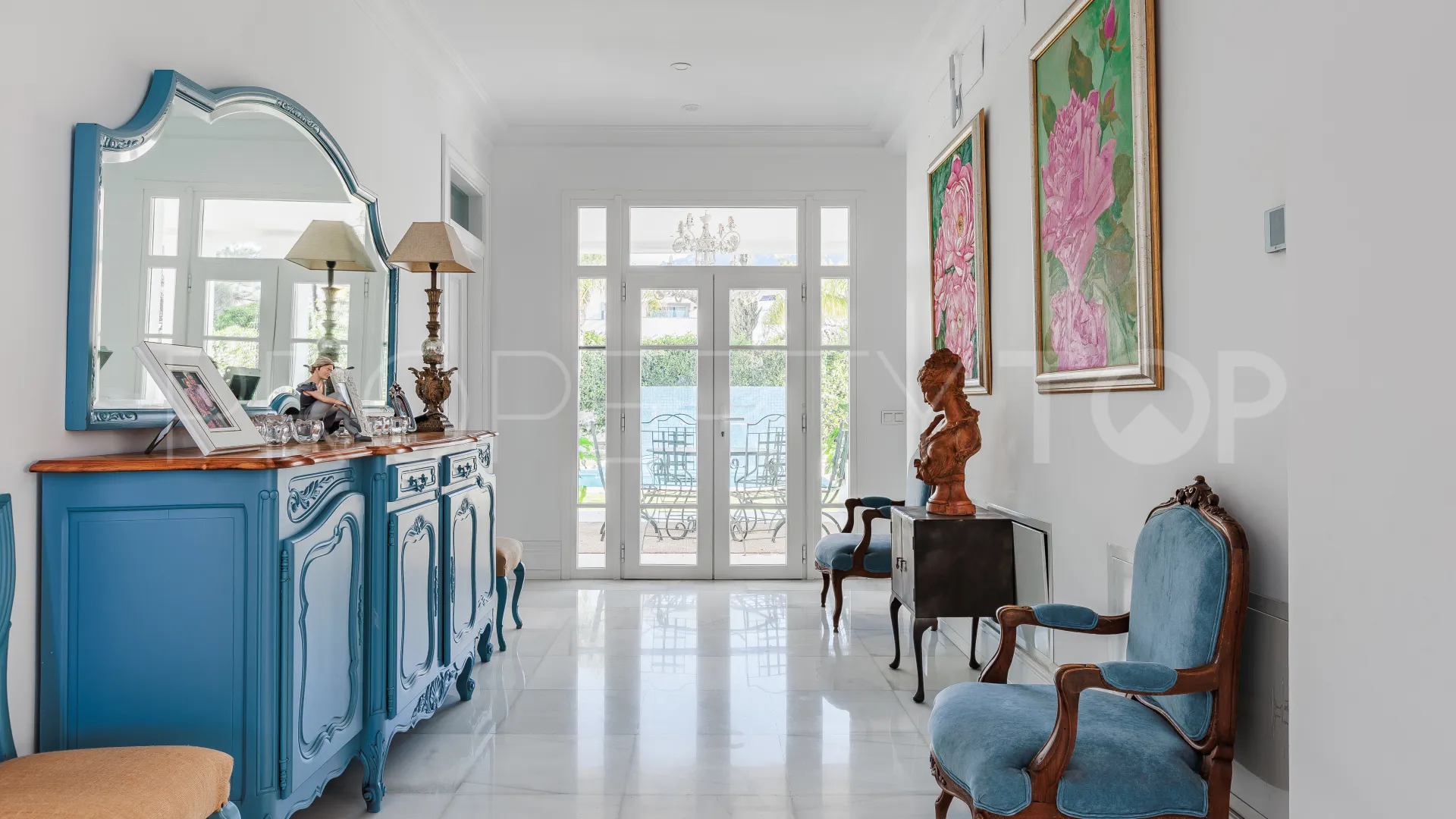 El Capricho villa for sale