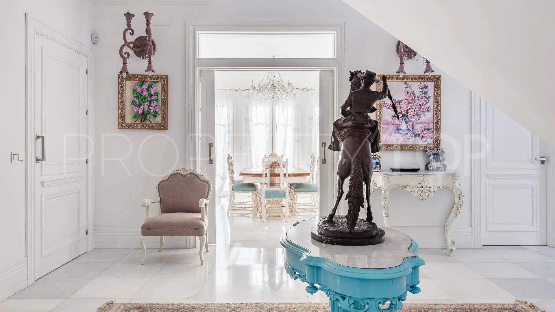 El Capricho villa for sale