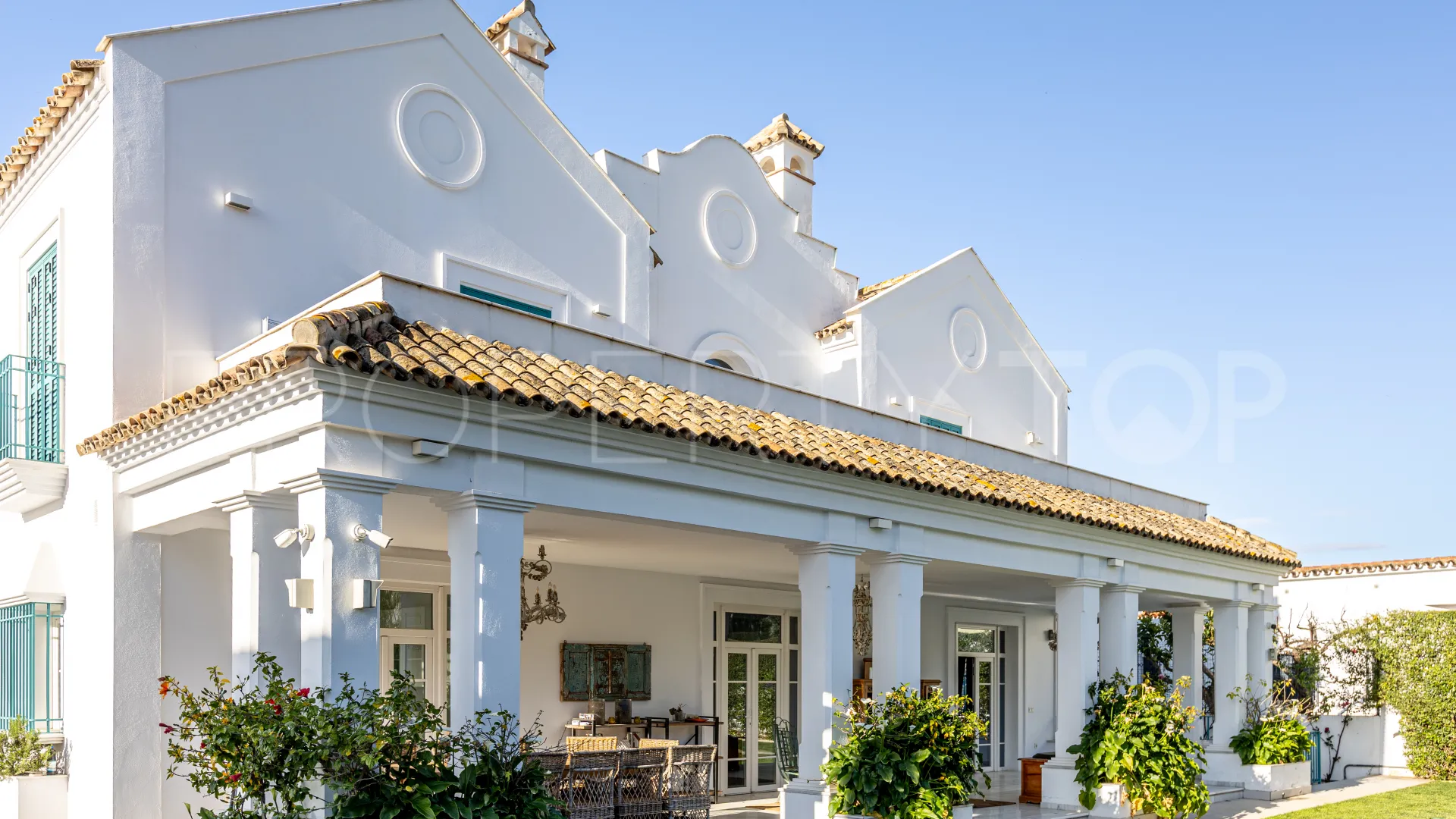 El Capricho villa for sale