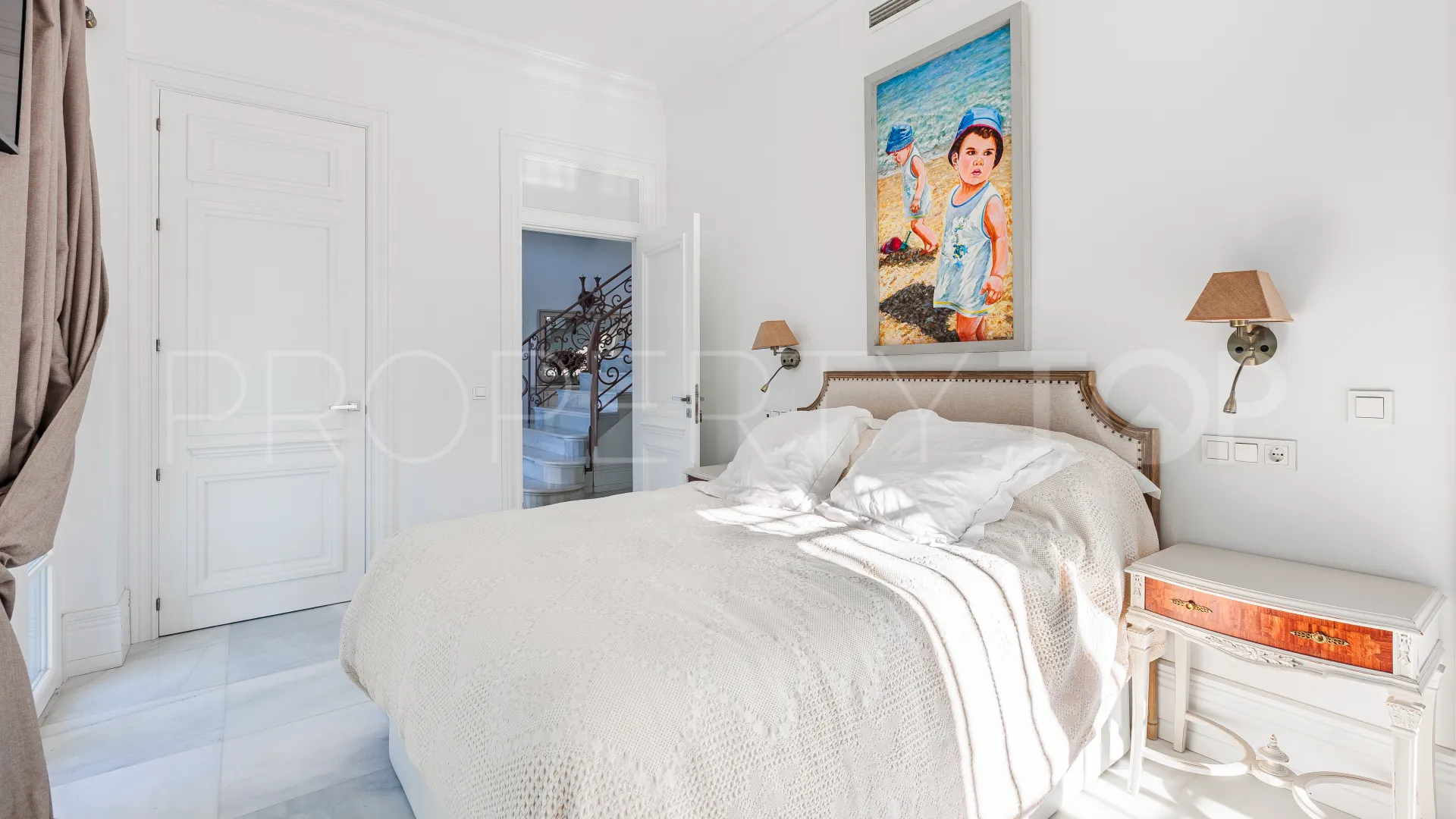 El Capricho villa for sale