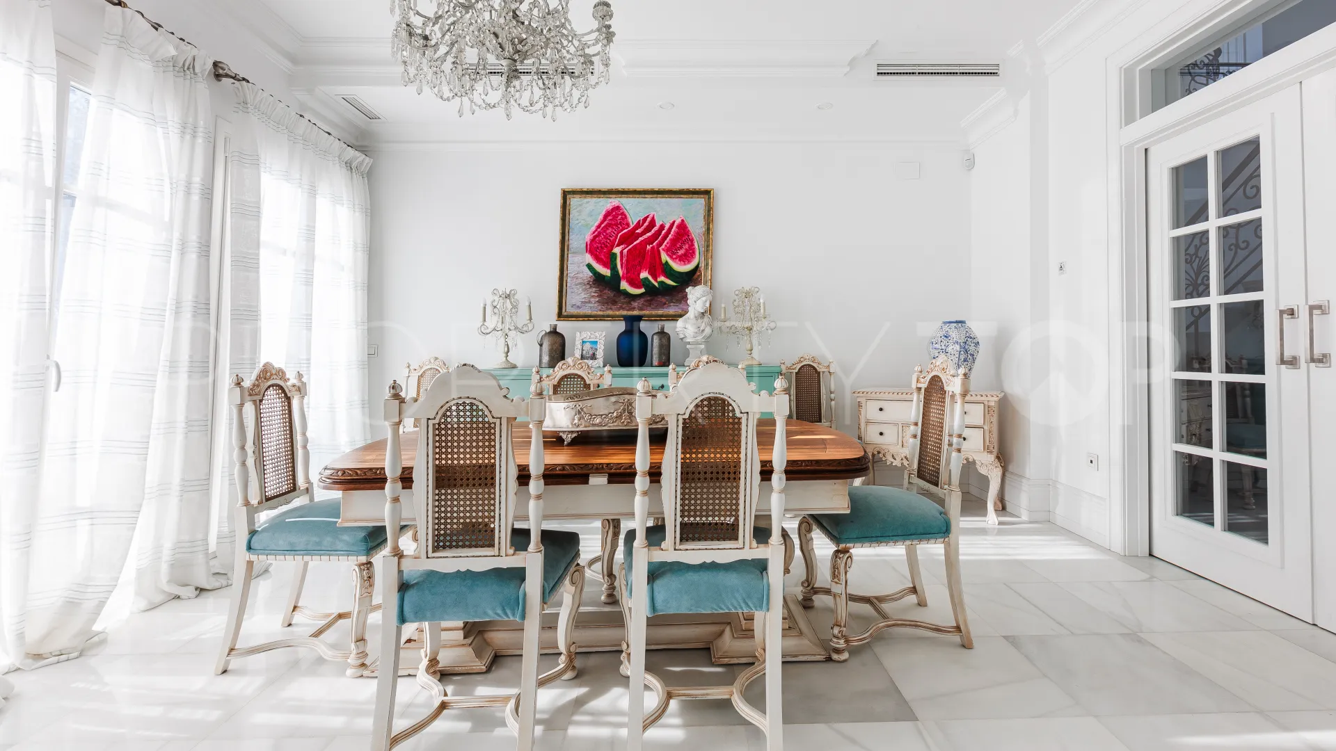 El Capricho villa for sale