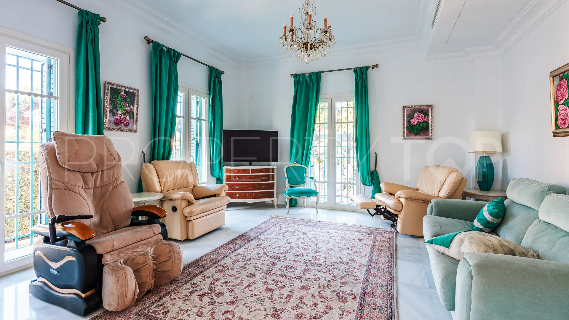 El Capricho villa for sale