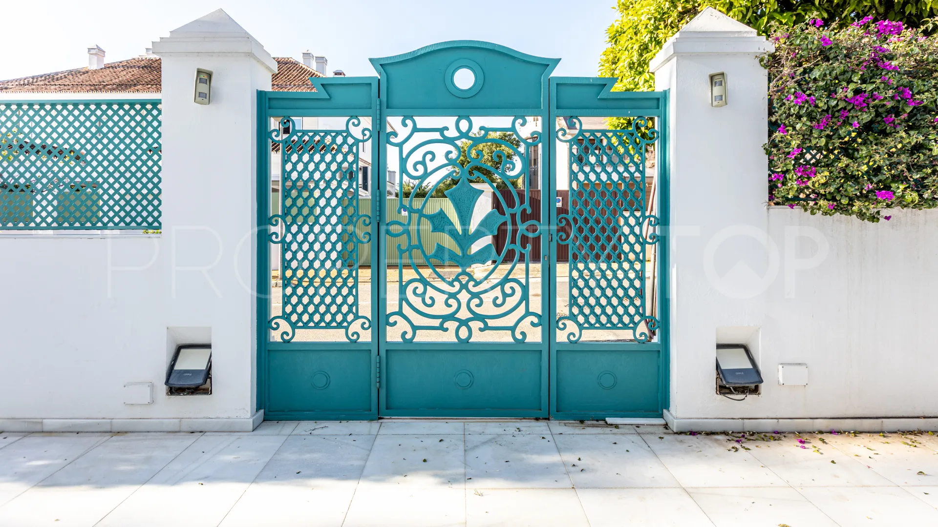 El Capricho villa for sale