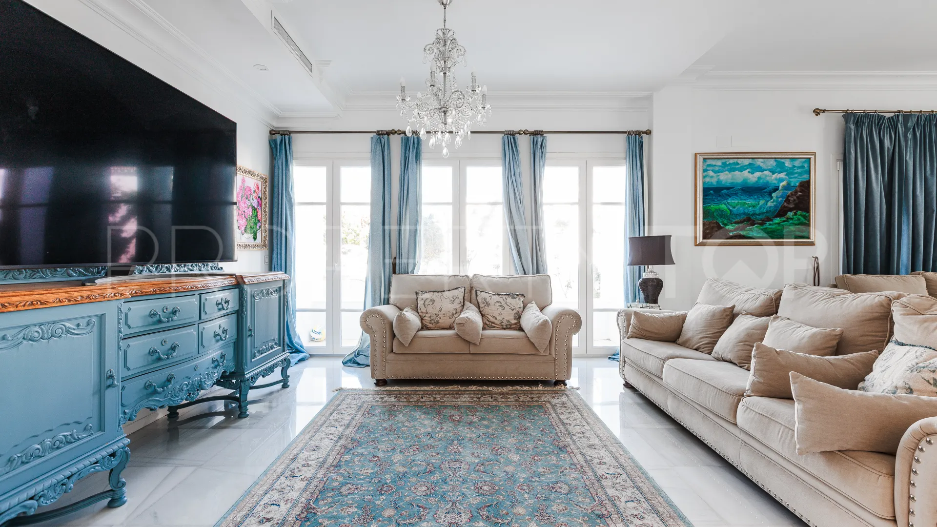 El Capricho villa for sale