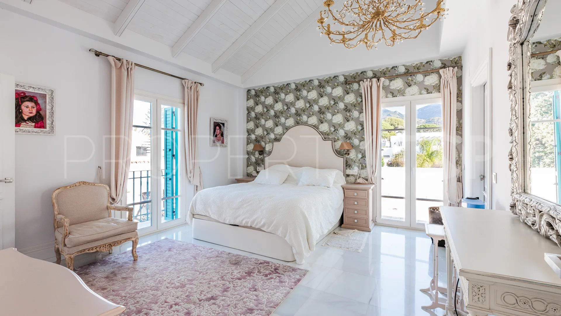 El Capricho villa for sale