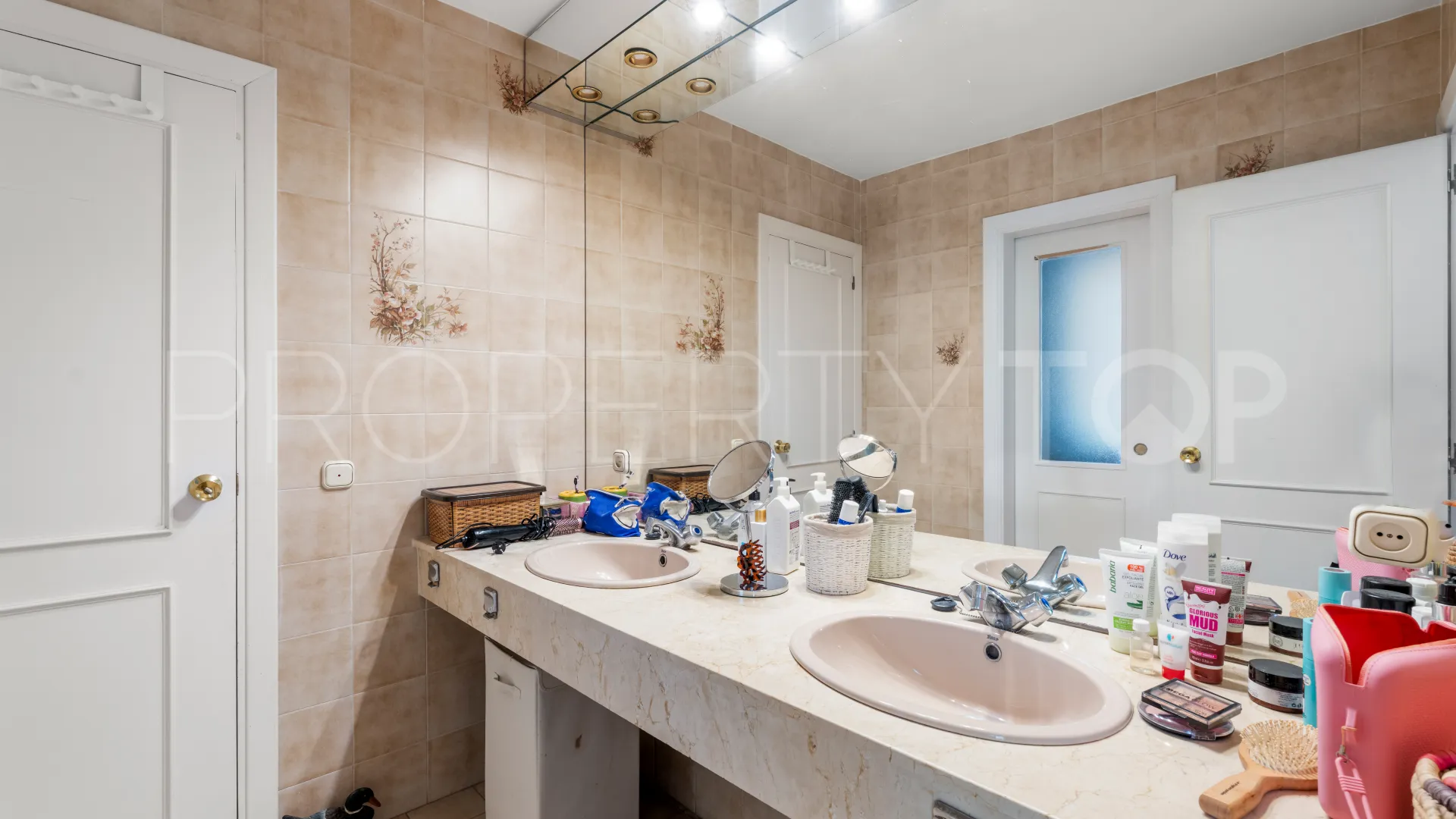 6 bedrooms villa in Marbella for sale