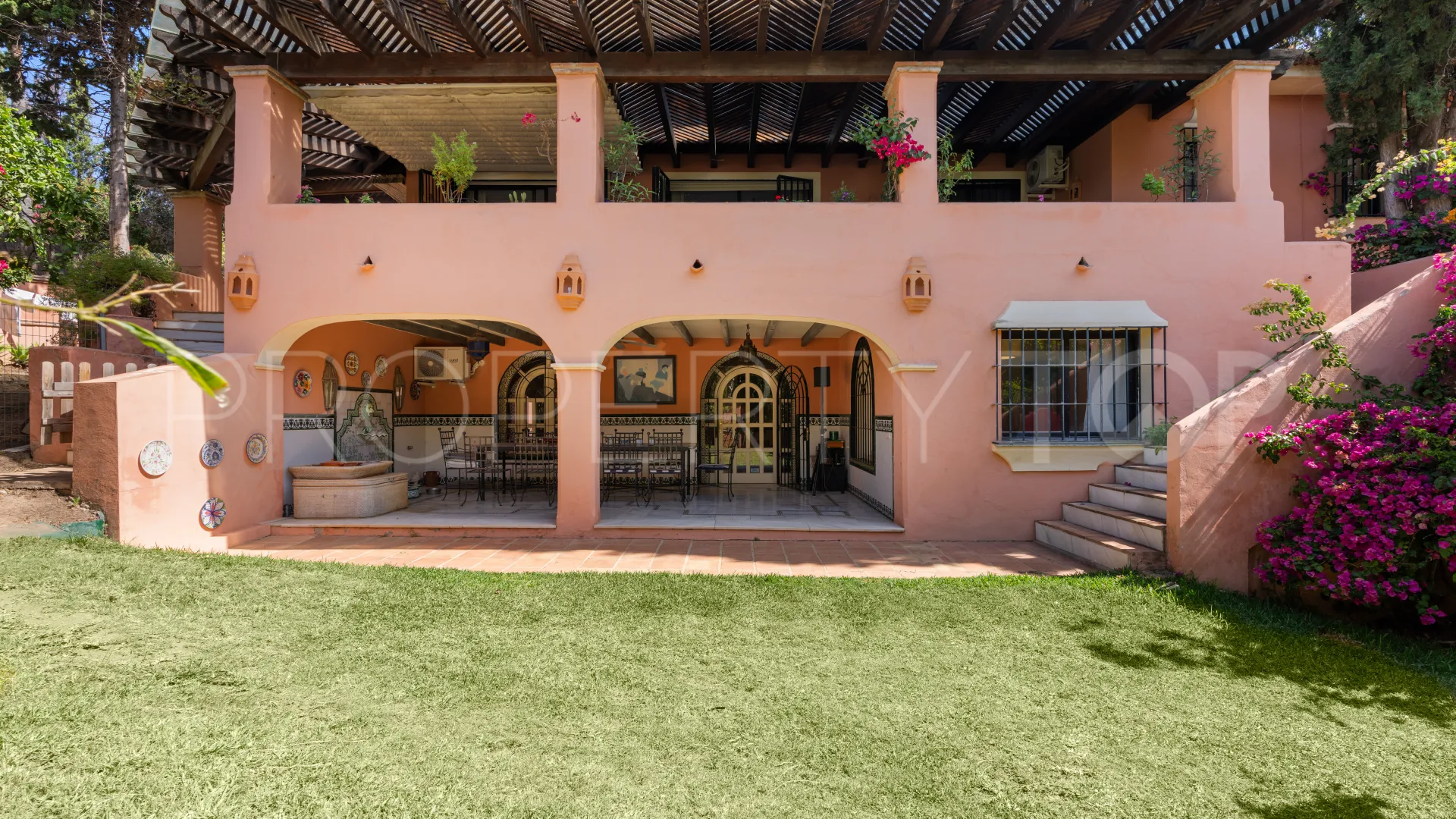 6 bedrooms villa in Marbella for sale