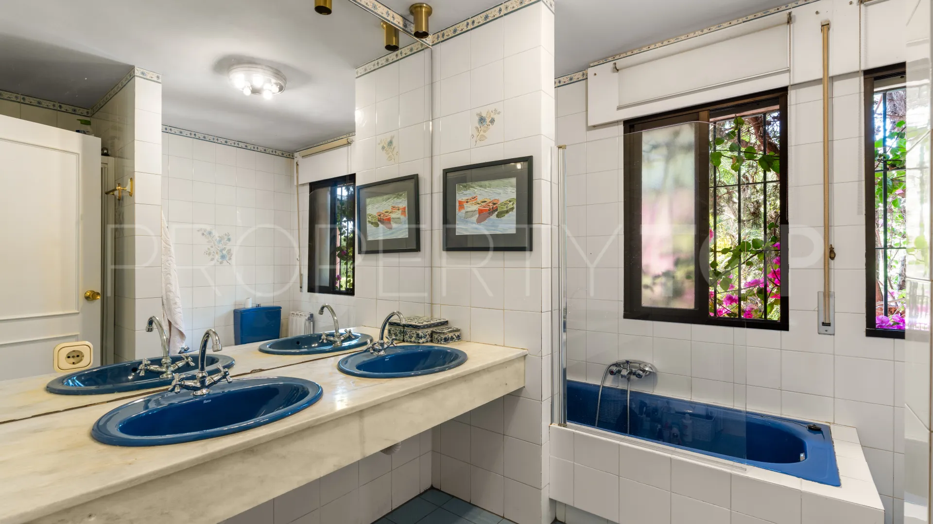 6 bedrooms villa in Marbella for sale