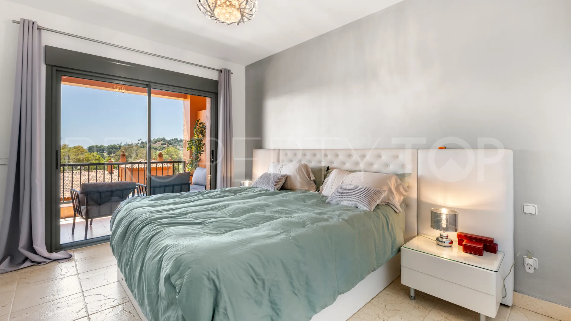 Apartamento en venta en Benatalaya