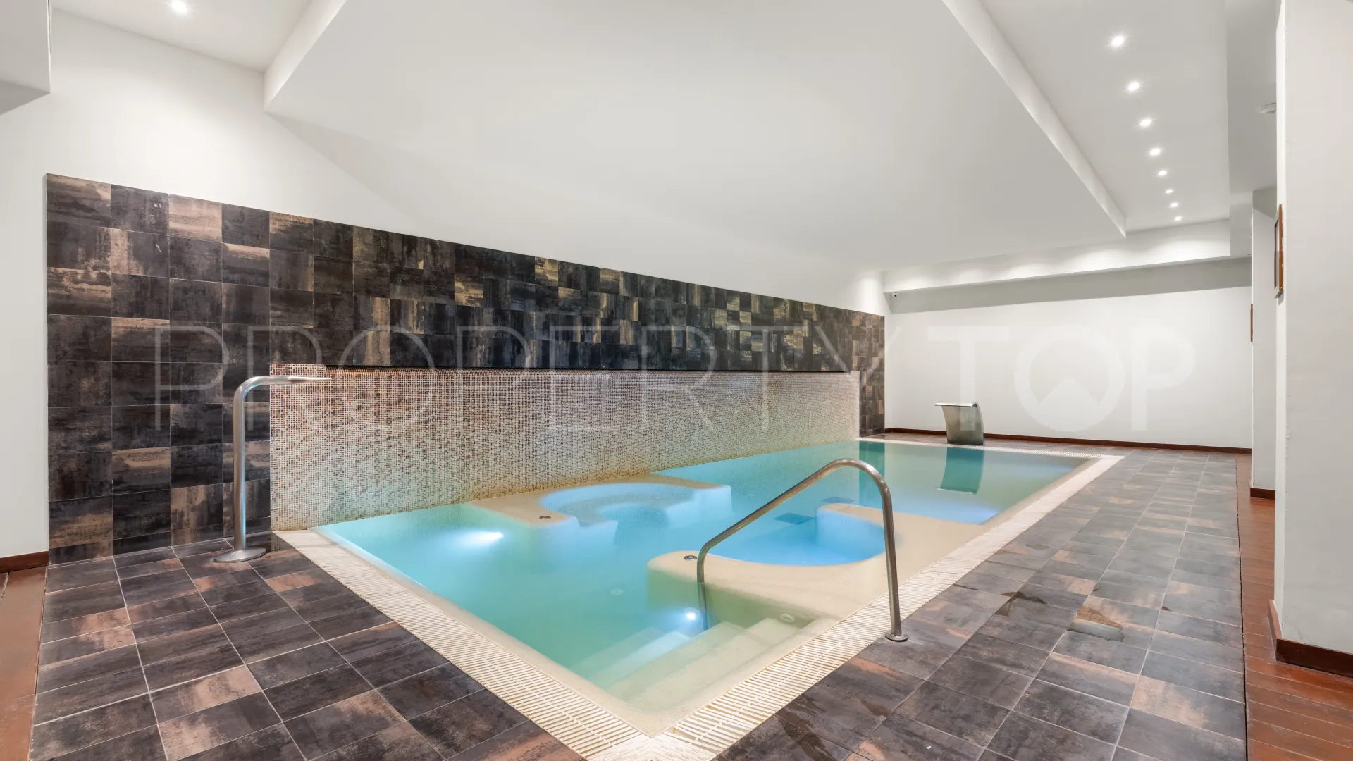 Apartamento en venta en Benatalaya